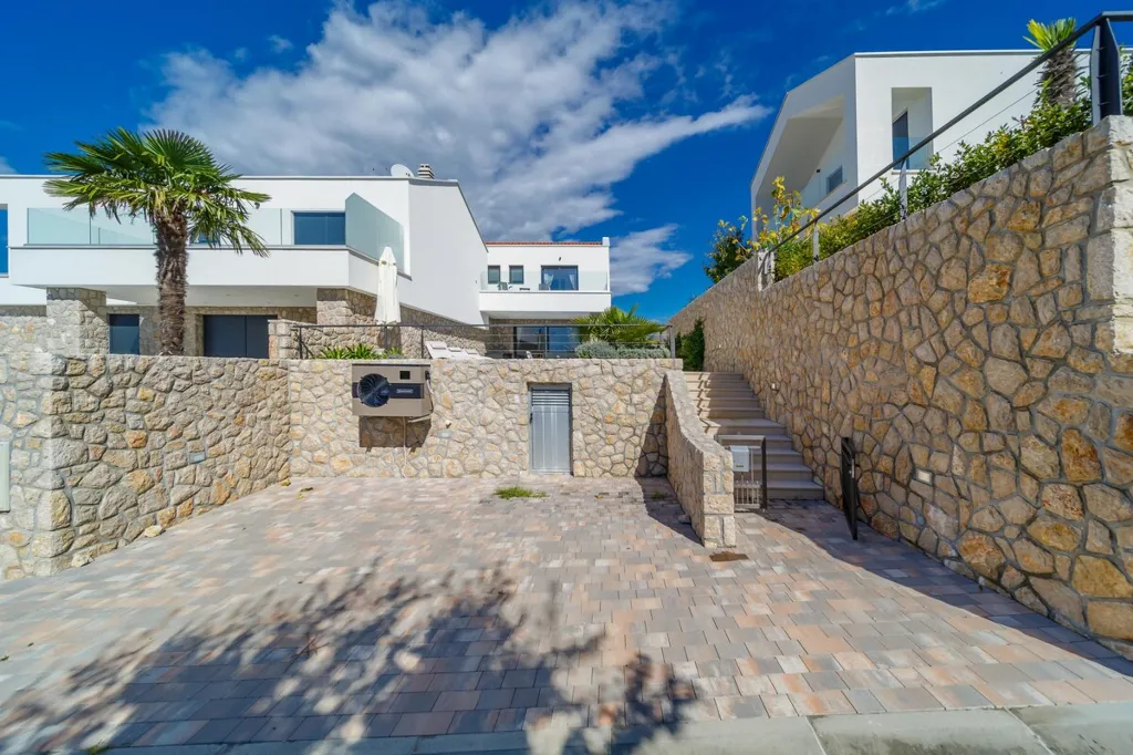 Villa in Gabonjin with Private 55 m² Pool
