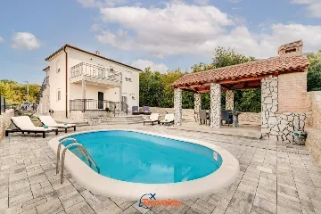 Villa with Pool and Sea View in Donja Hlapa