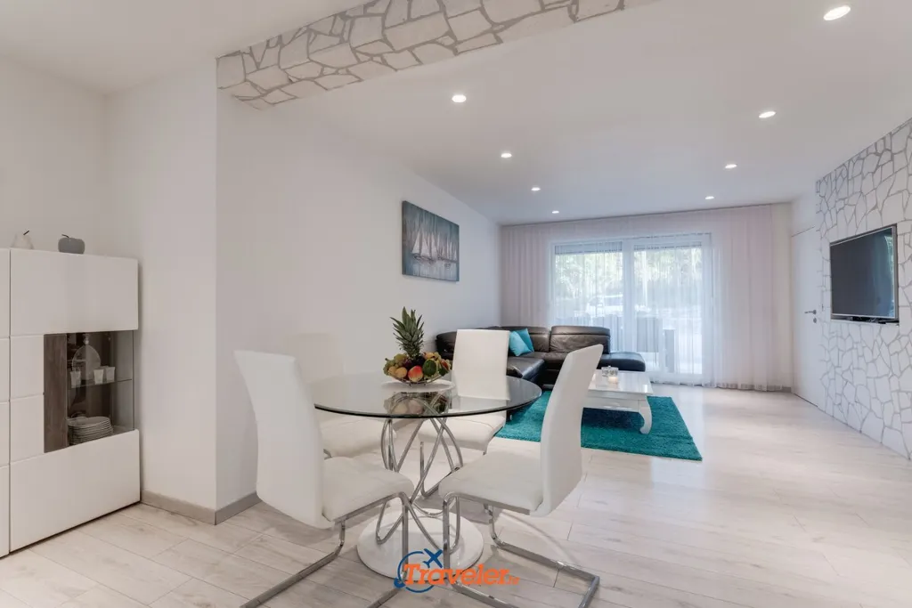Villa with Pool and Sea View in Donja Hlapa