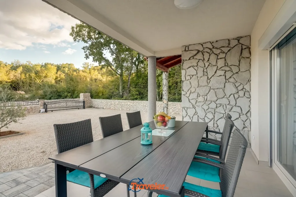 Villa with Pool and Sea View in Donja Hlapa
