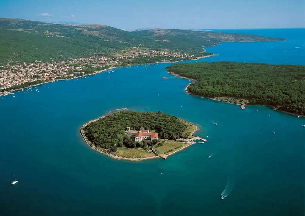 Villa with Pool and Sea View in Donja Hlapa