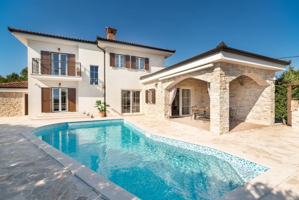 4-Bedroom Villa in Kras with Heated Pool
