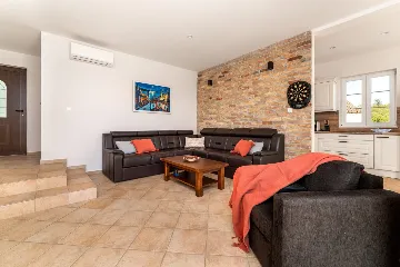 4-Bedroom Villa in Kras with Heated Pool