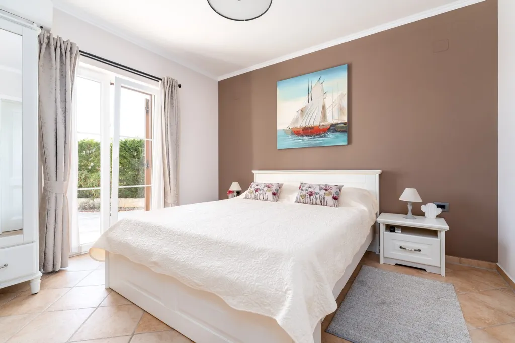 4-Bedroom Villa in Kras with Heated Pool