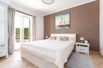 4-Bedroom Villa in Kras with Heated Pool