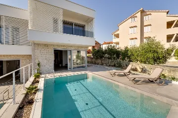 Modern Semi-Detached Villa in Krk for 6 Guests