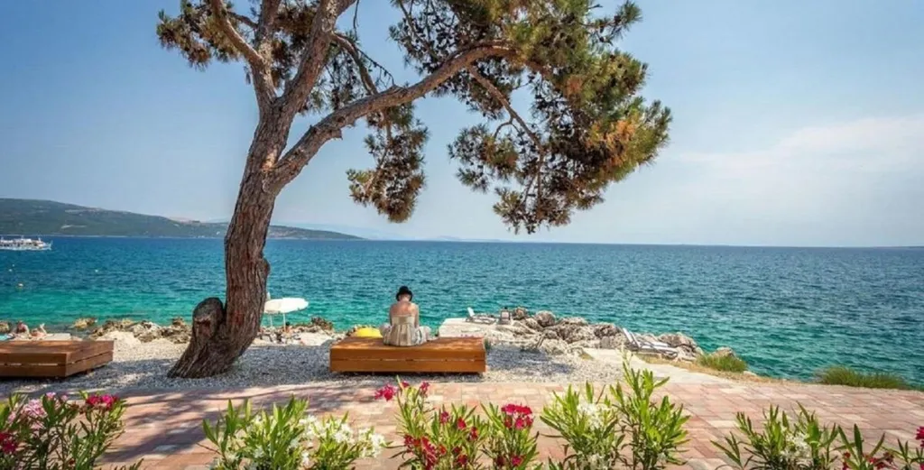 Modern Semi-Detached Villa in Krk for 6 Guests
