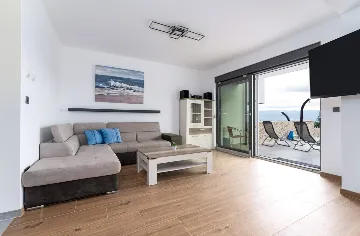 3-Bedroom Villa with Pool in Risika, Croatia