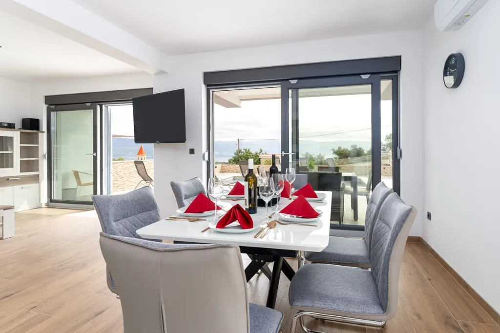 3-Bedroom Villa with Pool in Risika, Croatia