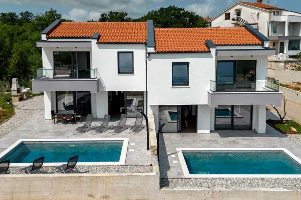 3-Bedroom Villa with Pool in Risika, Croatia