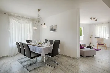 House in Gostinjac for up to 8 guests