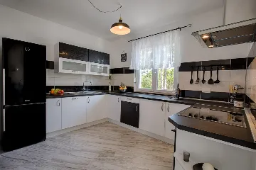 House in Gostinjac for up to 8 guests