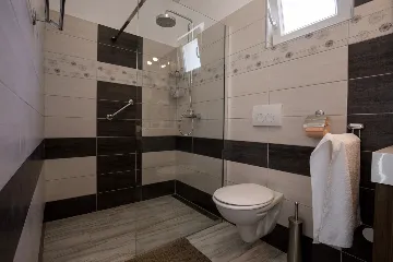 House in Gostinjac for up to 8 guests