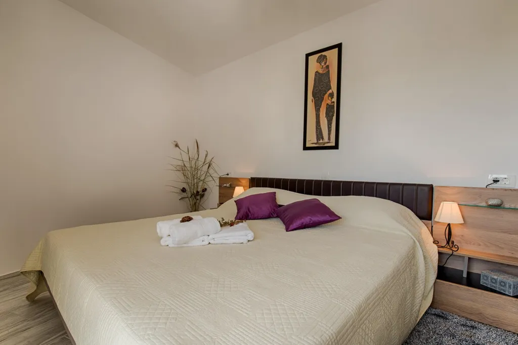 House in Gostinjac for up to 8 guests