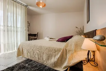 House in Gostinjac for up to 8 guests