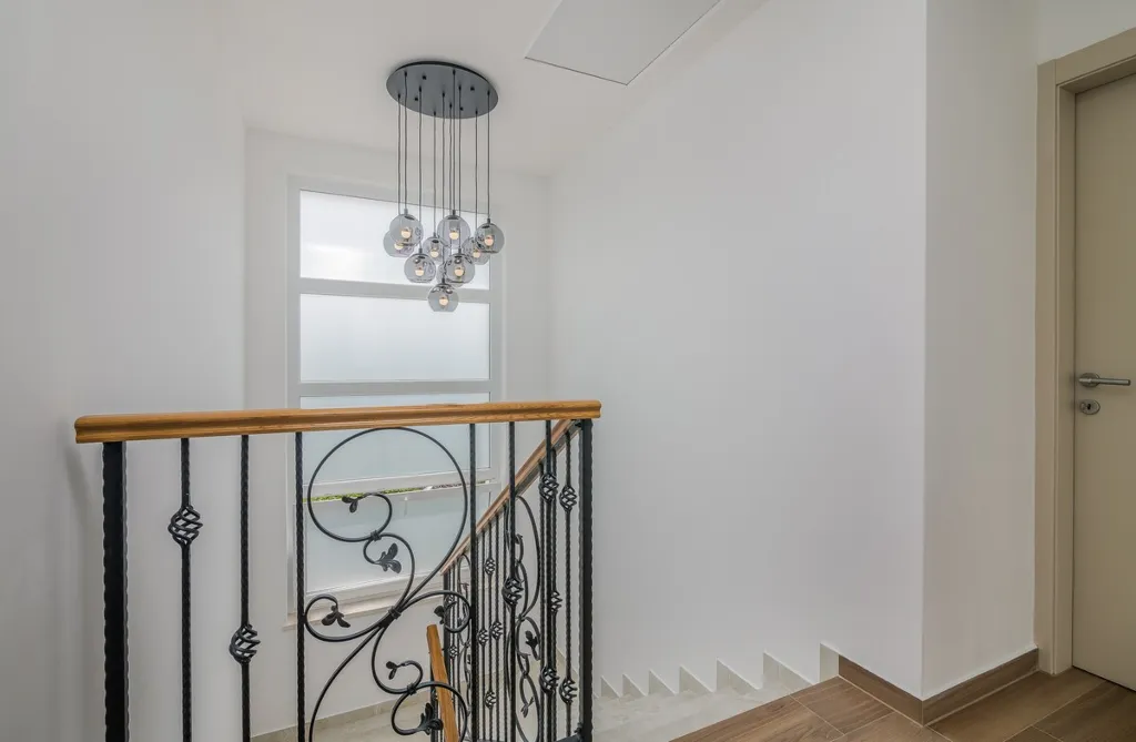 4-Bedroom House with Pool in Žgaljići (8 guests)