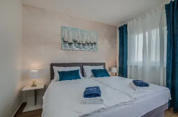 4-Bedroom House with Pool in Žgaljići (8 guests)