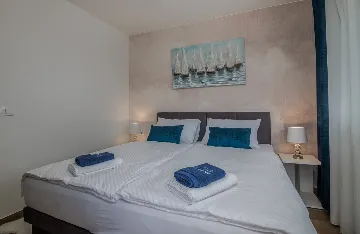 4-Bedroom House with Pool in Žgaljići (8 guests)