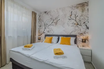 4-Bedroom House with Pool in Žgaljići (8 guests)