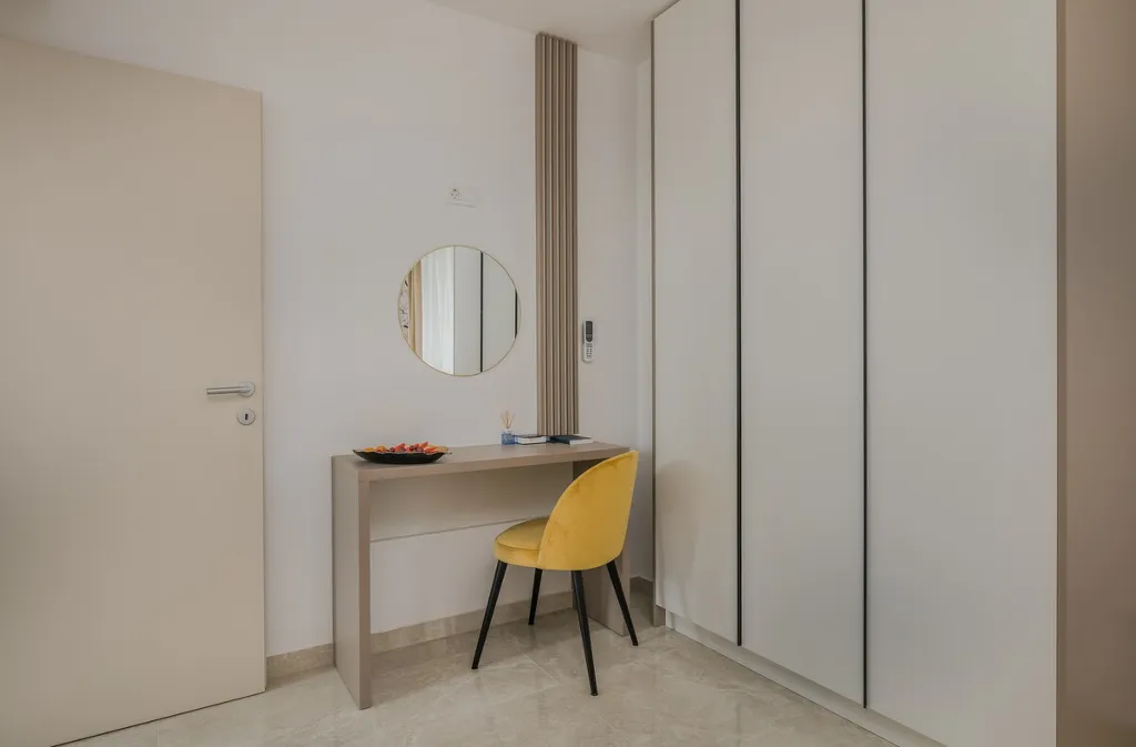 4-Bedroom House with Pool in Žgaljići (8 guests)