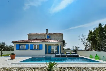 3-Bedroom House with Pool in Vir, Croatia