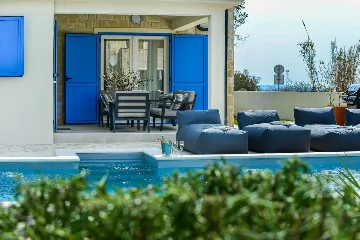 3-Bedroom House with Pool in Vir, Croatia