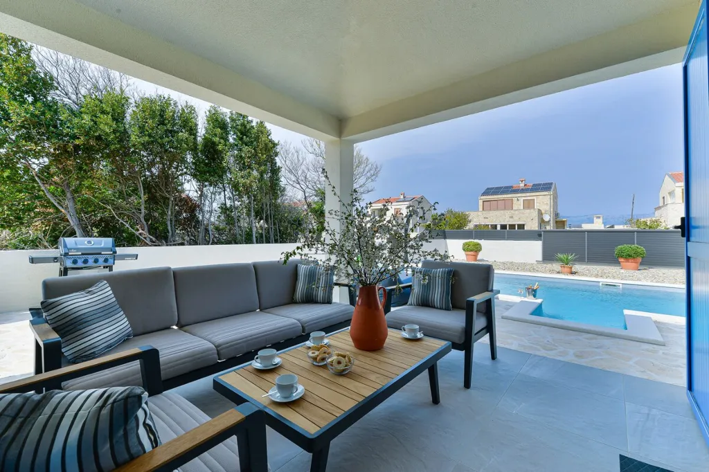 3-Bedroom House with Pool in Vir, Croatia