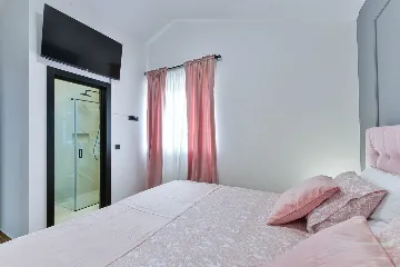 3-Bedroom House with Pool in Vir, Croatia