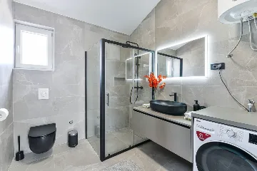 3-Bedroom House with Pool in Vir, Croatia