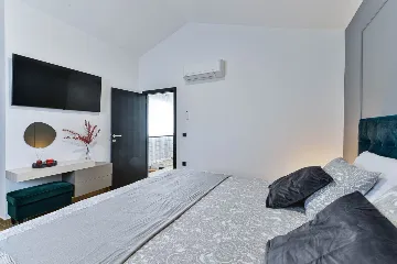 3-Bedroom House with Pool in Vir, Croatia