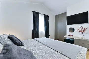 3-Bedroom House with Pool in Vir, Croatia