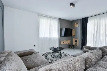 3-Bedroom House with Pool in Vir, Croatia