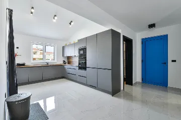 3-Bedroom House with Pool in Vir, Croatia