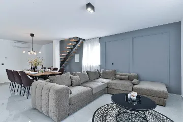 3-Bedroom House with Pool in Vir, Croatia