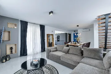 3-Bedroom House with Pool in Vir, Croatia