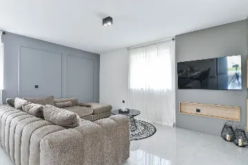 3-Bedroom House with Pool in Vir, Croatia