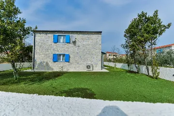 3-Bedroom House with Pool in Vir, Croatia