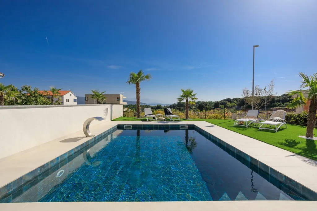 4-Bedroom House in Krk for 8 with Heated Pool