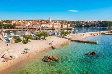 4-Bedroom House in Krk for 8 with Heated Pool