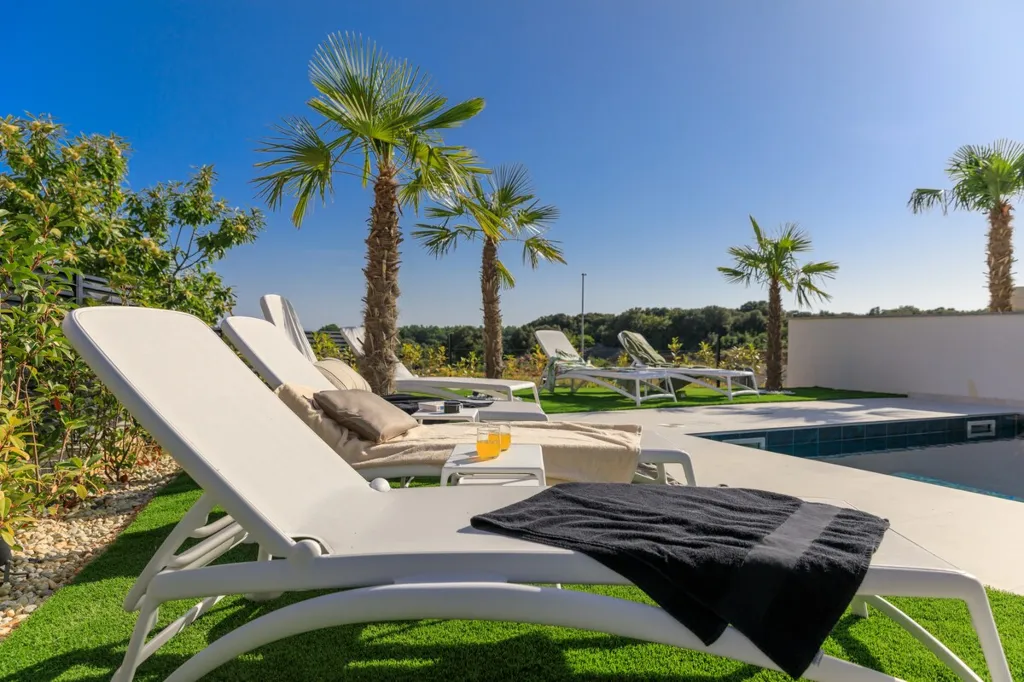 4-Bedroom Villa with Heated Pool in Krk