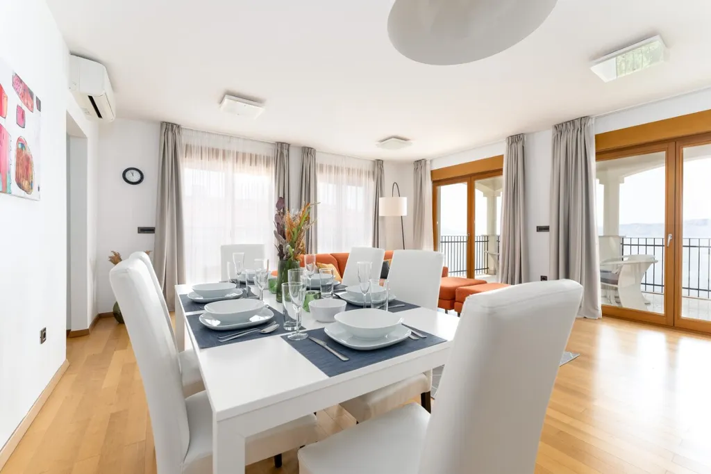 3-Bedroom Sea-View Apartment in Povile