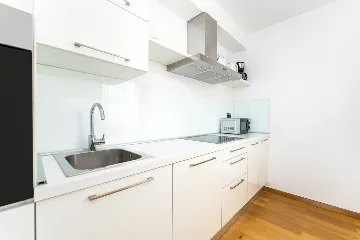 3-Bedroom Sea-View Apartment in Povile