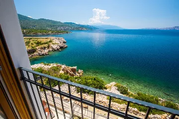 3-Bedroom Sea-View Apartment in Povile