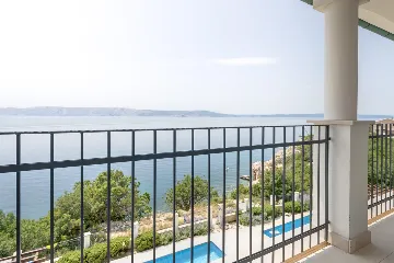 3-Bedroom Sea-View Apartment in Povile