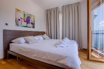 3-Bedroom Sea-View Apartment in Povile