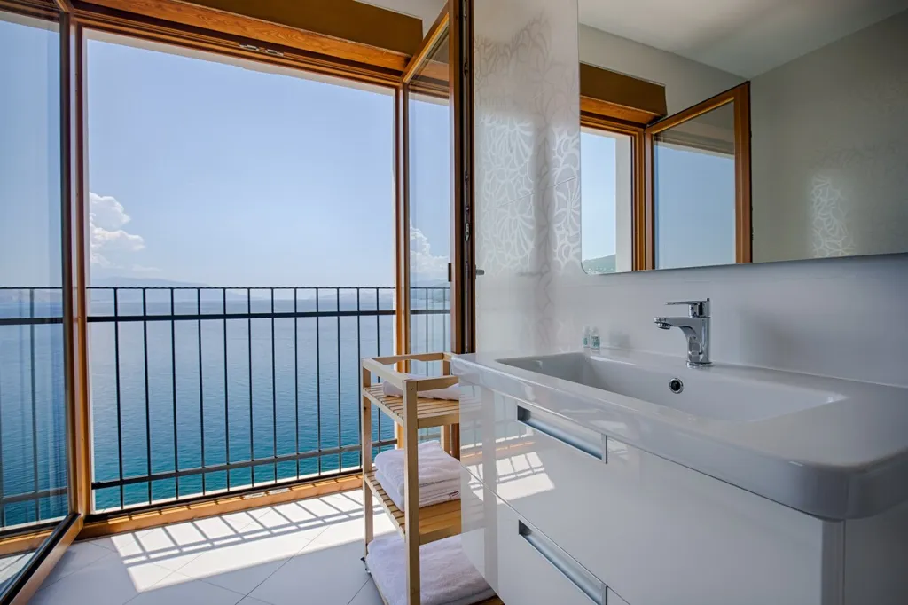 3-Bedroom Sea-View Apartment in Povile