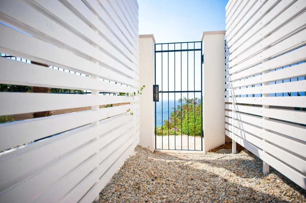 3-Bedroom Sea-View Apartment in Povile