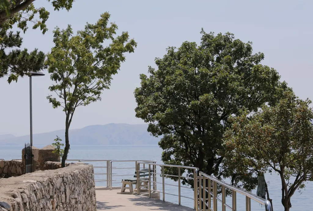3-Bedroom Sea-View Apartment in Povile