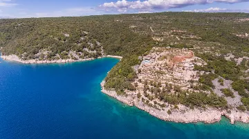 House for 5 Guests with Infinity Pool in Vrh