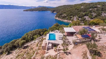 House for 5 Guests with Infinity Pool in Vrh
